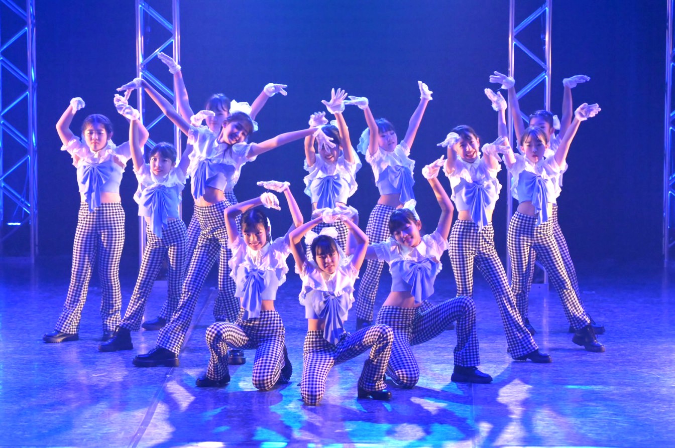 Dance Studio HAGの発表会で踊る生徒たち